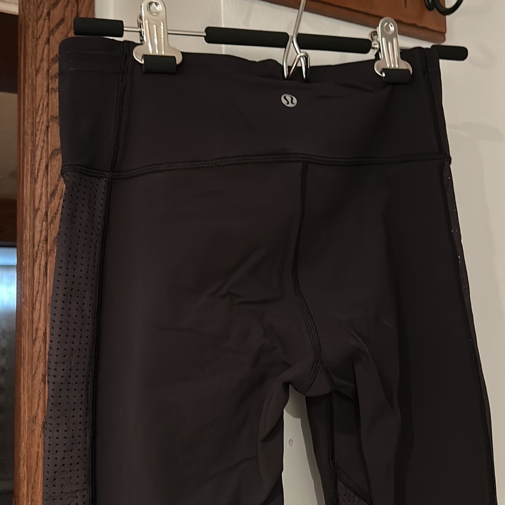 Lululemon capri - Picture 4 of 4